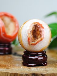 Agat, Rödband Klot med Druzy