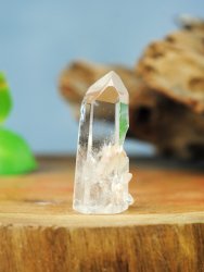 Manifestation quartz, Rock crystal Point