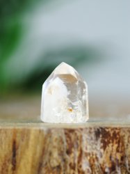 Amphibiolkvarts, Spets