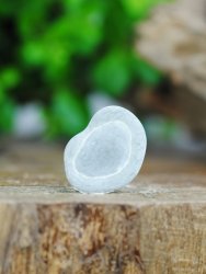 Fairy stone, Raw