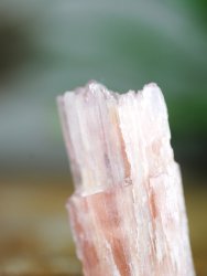 Turmalin, Rosa Rå Bit