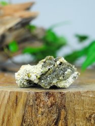 Garnet, Demontoid on Matrix