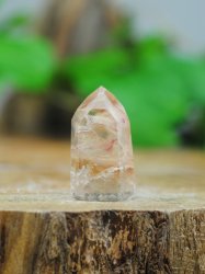 Amphibiolkvarts, Spets