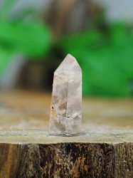 Amphibiolkvarts, Spets