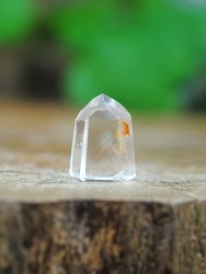 Amphibiolkvarts, Spets