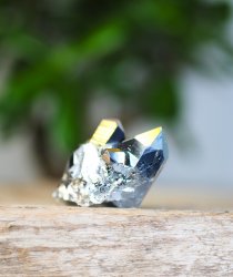 Aura Titan quartz, Cluster