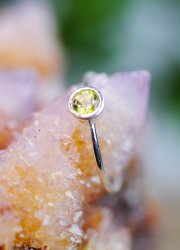 Peridote, Ring in Sterling Silver