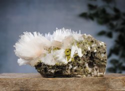 Scolecite, Needle cluster EQ XL