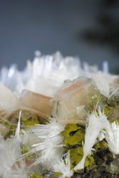 Scolecite, Needle cluster EQ XL
