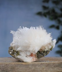 Scolecite, Needle cluster EQ XL
