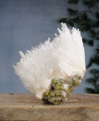 Scolecite, Needle cluster EQ XL