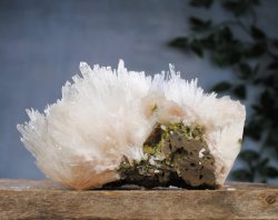 Scolecite, Needle cluster EQ XXL