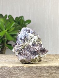 Axinit, på Matrix Stor