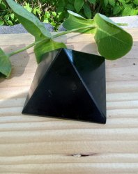 Turmalin, svart Pyramid