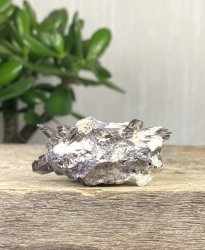 Axinite, on Matrix