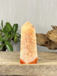 Agate, Red lace Point with Glimmer