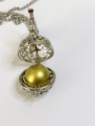 Bola, Gravidsmycke Halsband