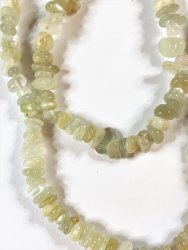 Månsten, Vit Halsband Chips Lång