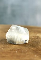Amphibious quartz, Blue Free form