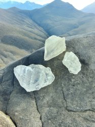 Azeztulite, Raw piece