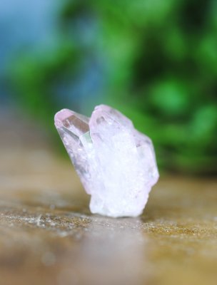 Aura Pink Quartz, Cluster
