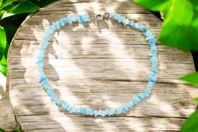 Akvamarin, Halsband Chips Kort
