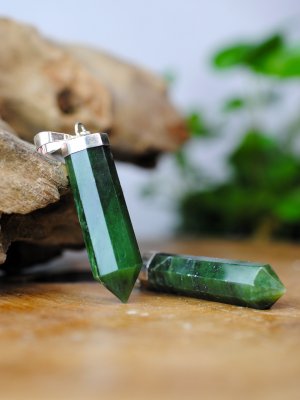Jade, Nefrit Hänge Spets ss925