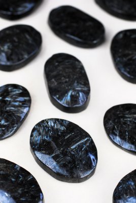 Arfvedsonit, Handsten