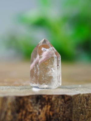 Amphibiolkvarts, Spets