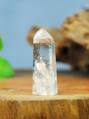 Manifestation quartz, Rock crystal Point