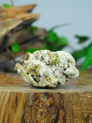 Garnet, Demontoid on Matrix