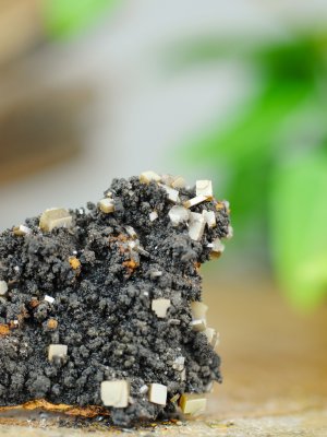 Wulfenit, på Matrix