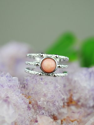 Moonstone, Persika Ring