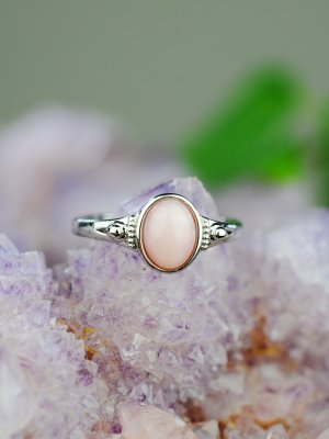 Opal, Rosa Ring