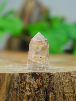 Amphibiolkvarts, Spets