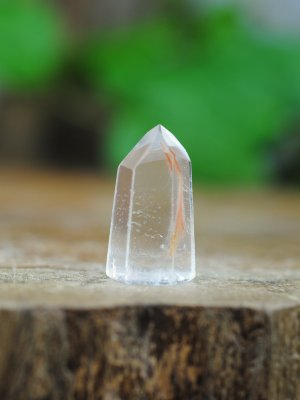 Amphibiolkvarts, Spets