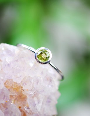 Peridote, Ring in Sterling Silver