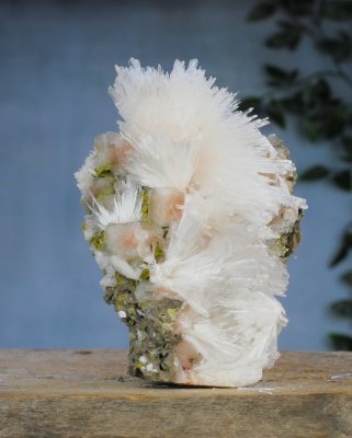 Scolecite, Needle cluster EQ XL