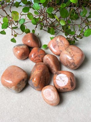 Moonstone, Peach tumbled Angular