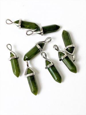Jade, Nefrite Pendant Bullet