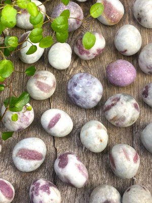 Turmalin, Rosa Cuddle Stones Matta