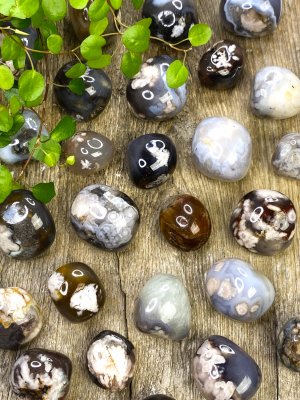 Agat, Svart Blomster Cuddle Stone