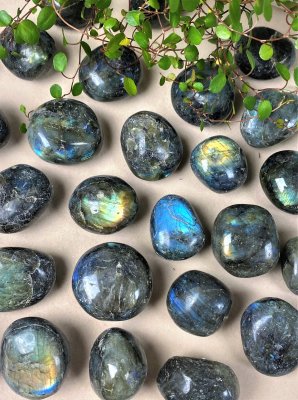 Labradorite, Bumling