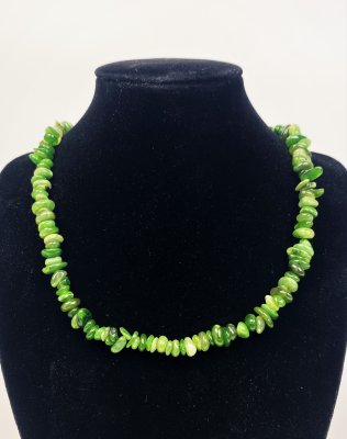 Jade, Nefrit Halsband Chips Kort