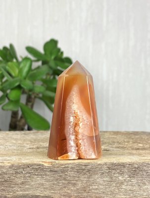 Agate, Red lace Point with Druzy