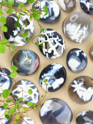 Agate, Orca Palm stones