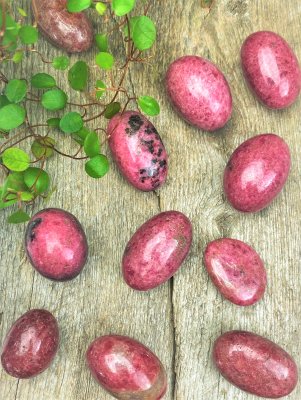 Rhodonite, Cuddle stones Big pack