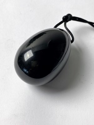 Obsidian, Svart Yoni ägg