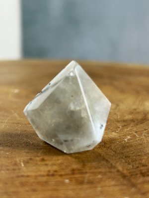 Amphibious quartz, Blue Free form