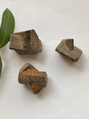 Staurolite, Cross stone Raw Bit Bigpack